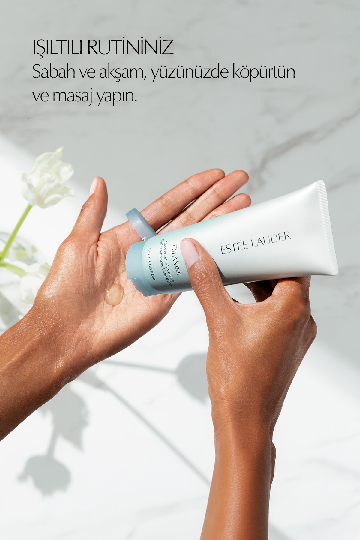 Tazeleyici Köpüren Temizleyici - DayWear Glow Boost Jel Temizleyici 125ml — GBN7010000 — تصویر 6 از 6