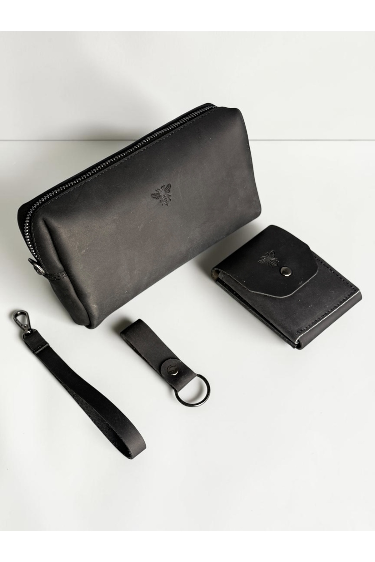 BeeBlack %100 Hakiki Crazy Dana Derisi Pirana Model (El Çantası , Cüzdan , Anahtarlık) SET'İ şık minimalist görsel 3