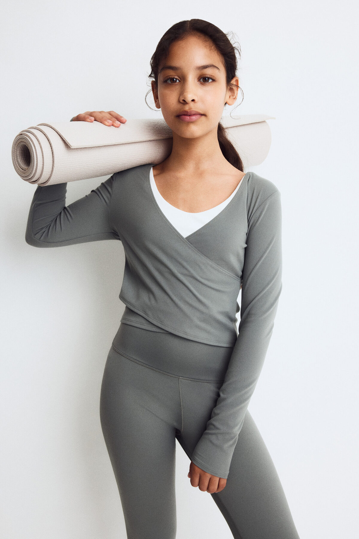 تاپ ورزشی پاکتی اچ اند ام تی شرت H&M