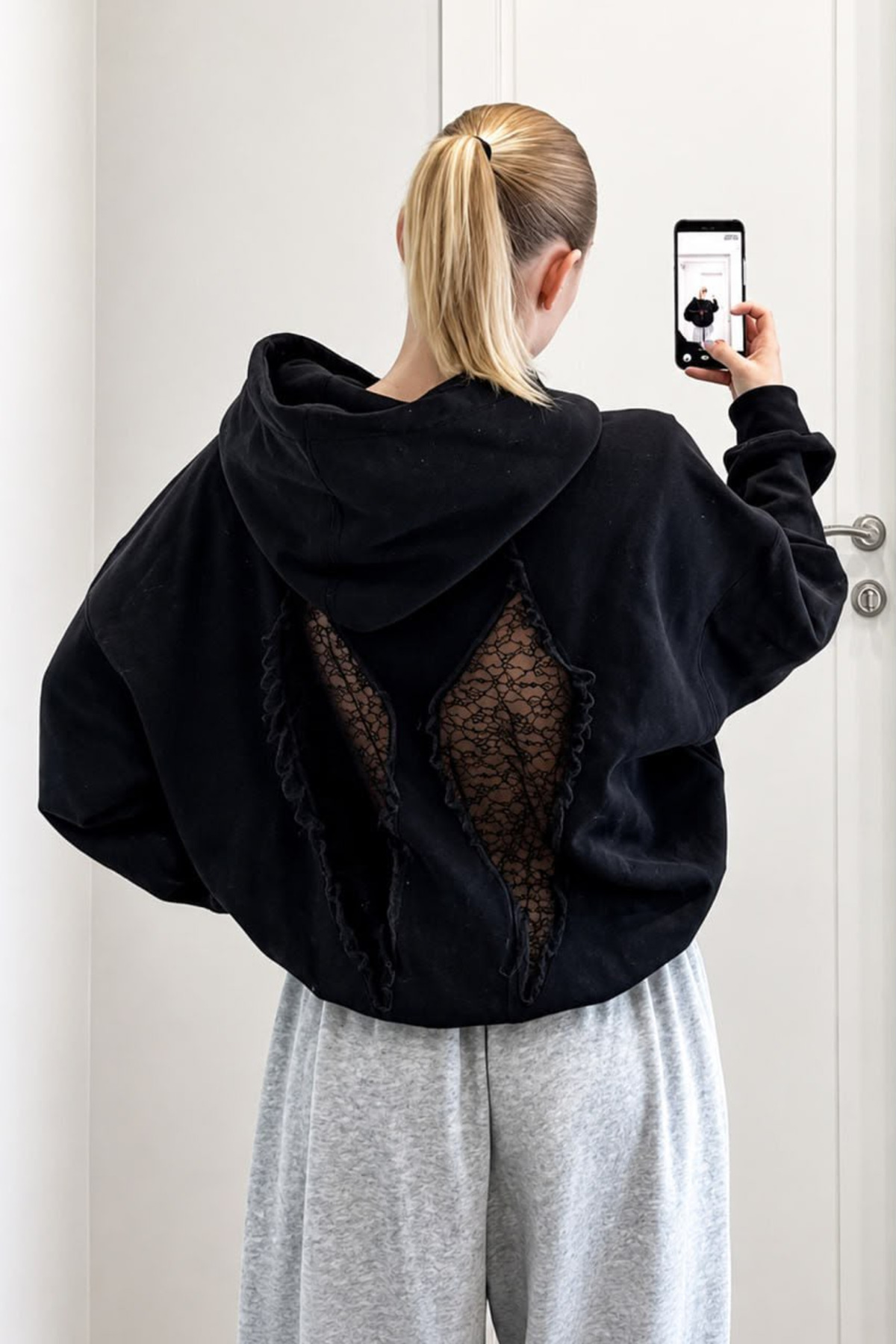 Violon WING SIRT DANTEL KANAT DETAYLI SWEATSHIRT SİYAH