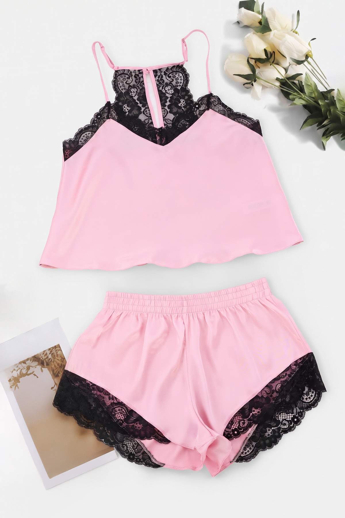 Trendyolmilla Pudra Dantelli İp Askılı Saten Şortlu Dokuma Pijama Takımı THMSS22PT0269
