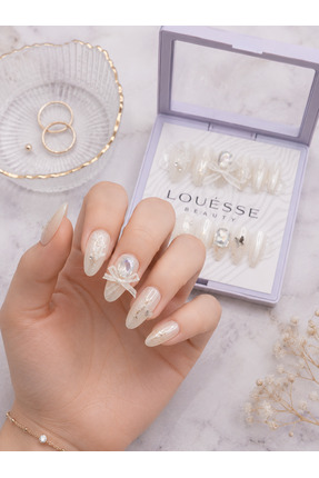 Louesse Beauty Louésse Crystal Ivory Takma Tırnak 12’li – Taşlı Kurdeleli Gel...