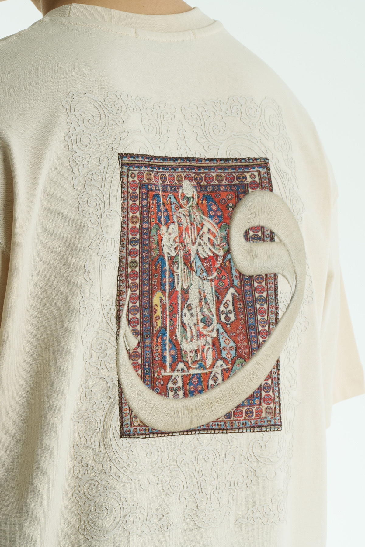 SHANBERWEAR Vav Nakışlı & Halı Motifli Oversize Erkek Tişört %100 Pamuk Bisiklet Yaka -Bej görsel 6