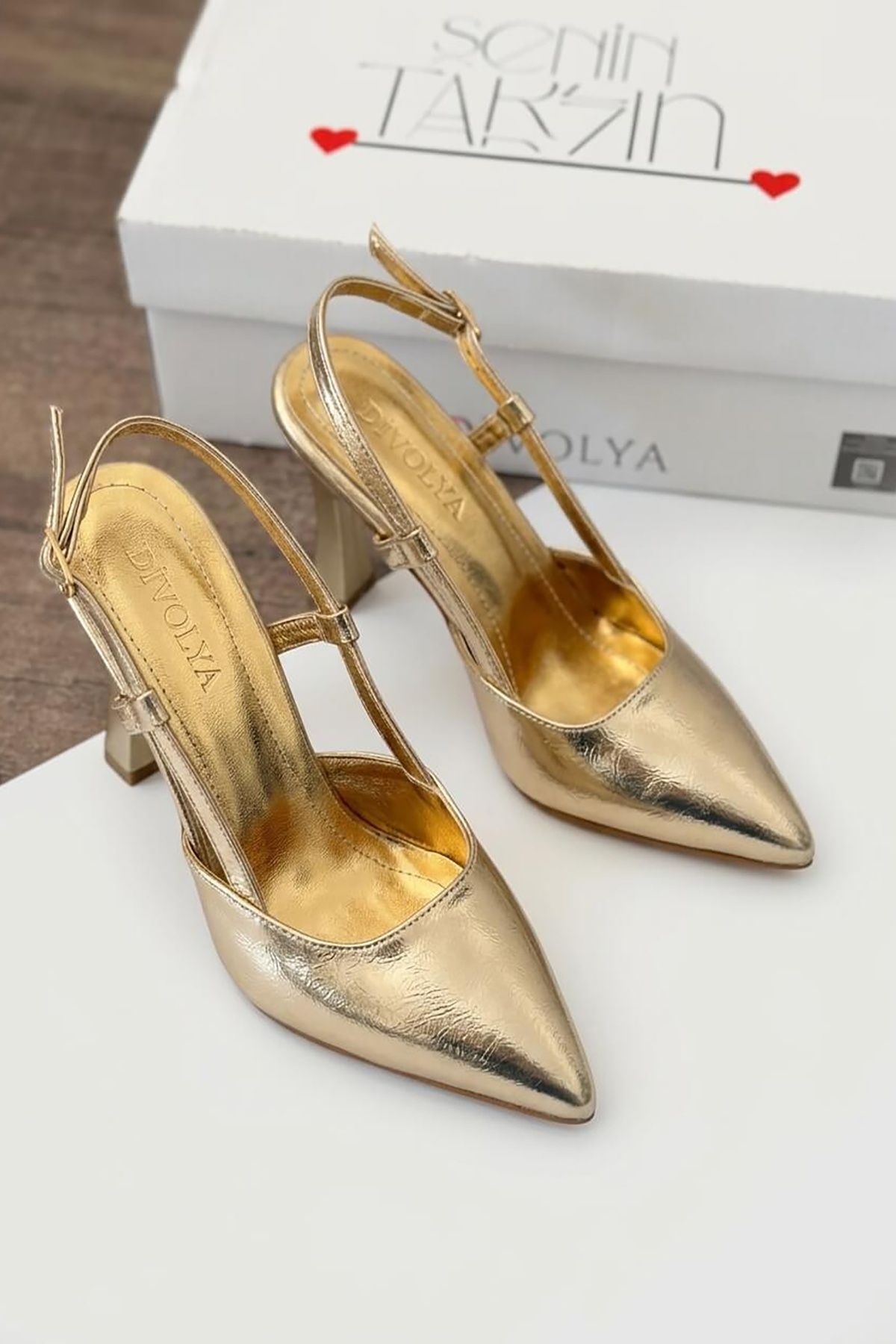 DİVOLYA Semiras Gold Kırışık Rugan Yanları Açık ( 9 cm Topuklu ) Sivri Burun Topuklu Ayakkabı görsel 7