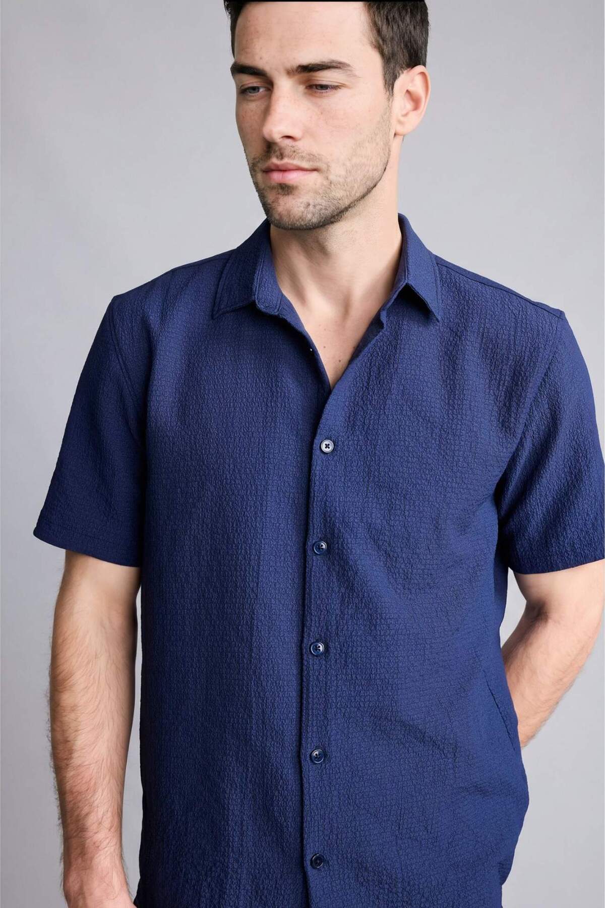 DeFacto Regular Fit Polo Yaka Krinkıl Kısa Kollu Gömlek E1223AX26SM — سرمهای