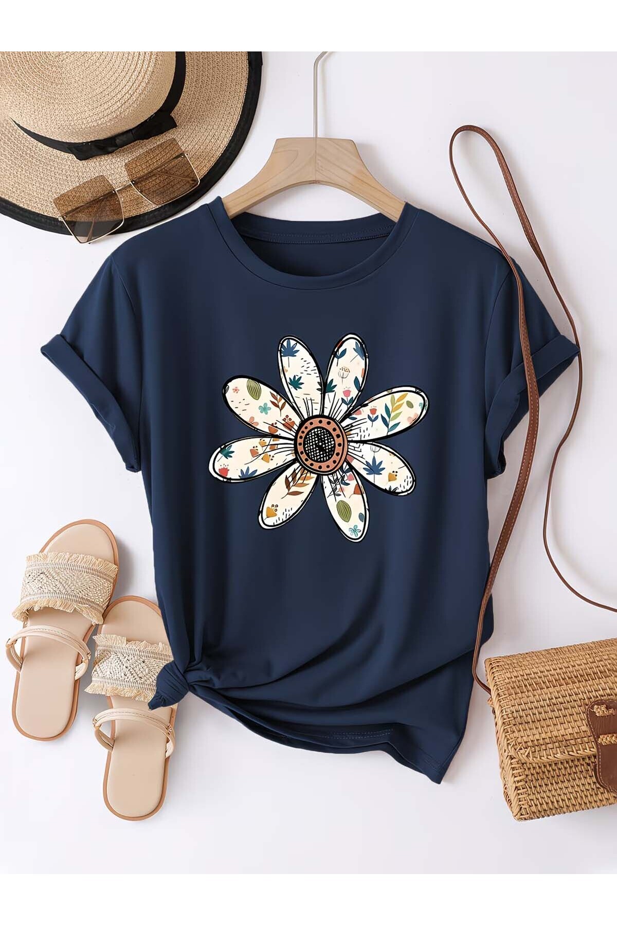 Trend Sizde Μπλουζάκι Unisex Navy Blue Vintage με στάμπα λουλουδιών και λαιμό...
