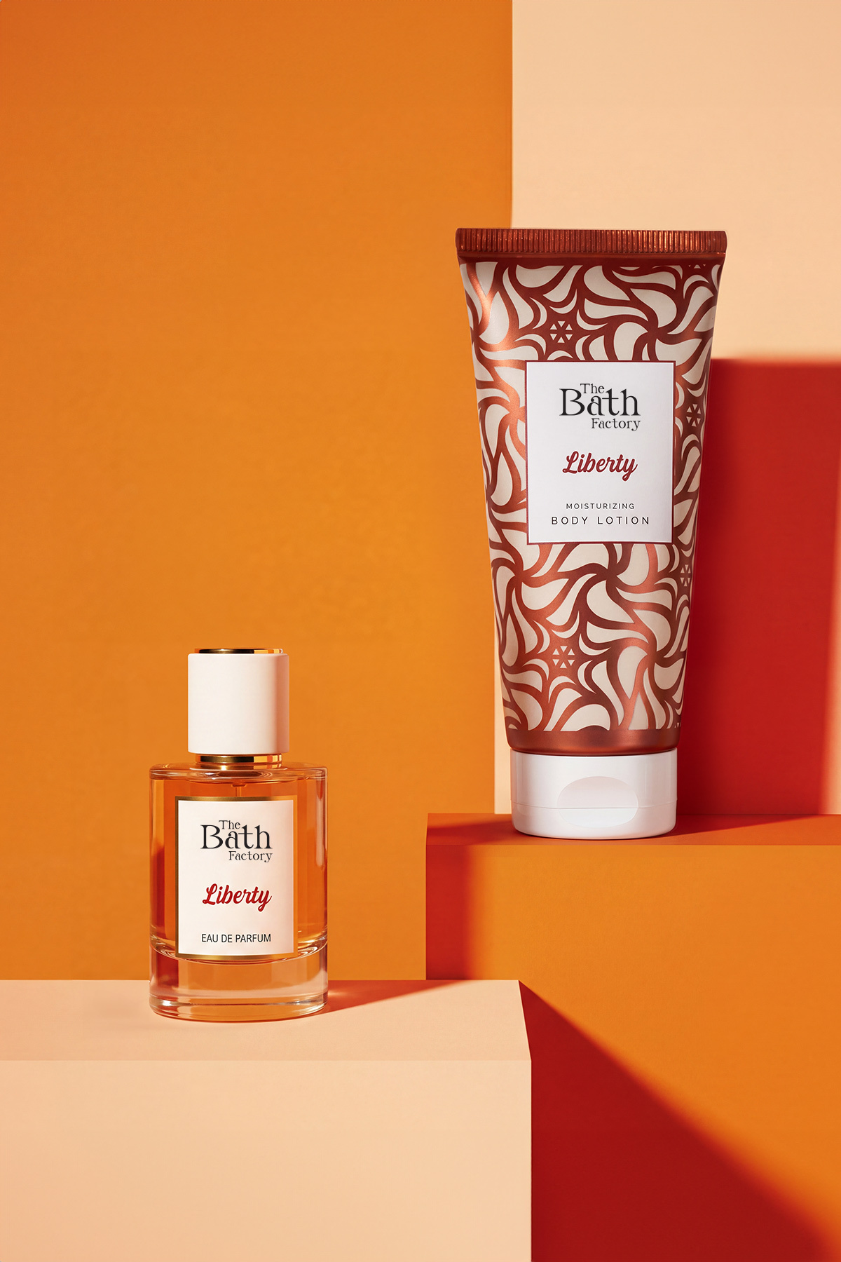 Liberty Parfüm 50 Ml + Liberty Vücut Losyonu 200 Ml Set — 12.16.41.000.013.10 — تصویر 4 از 8