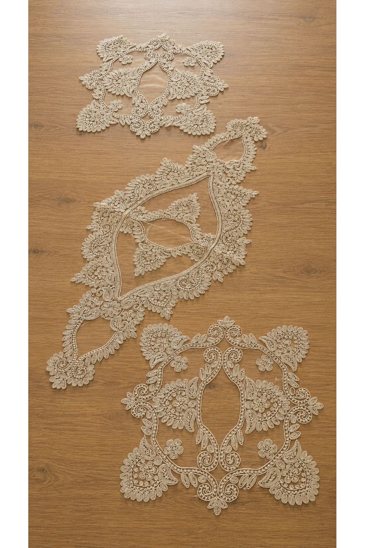 Runner on 3 Pieces Table, 2 Napkins 36x36cm. Runner 80x35 cm Embroidered Runner Set on Tulle