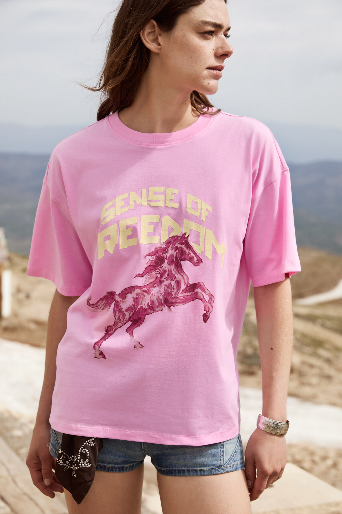 GRIMELANGE IRATI Kadın Yumuşak Kumaşlı %100 Organik Pamuklu Baskı Detaylı Oversize Pembe T-Shirt görsel 2