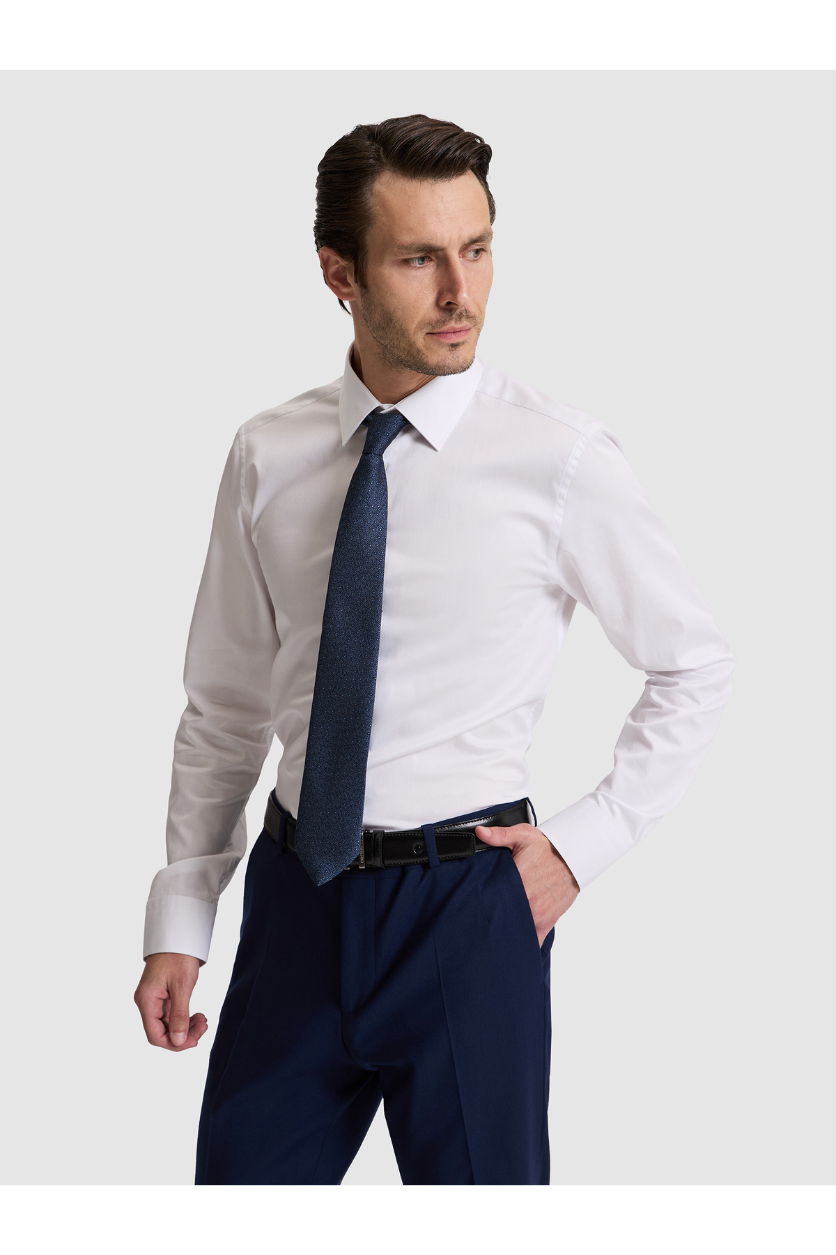 Beyaz Slim Fit %100 Pamuk Klasik Yaka Basic Gömlek 50328756-VR013 — سفید — تصویر 3 از 7