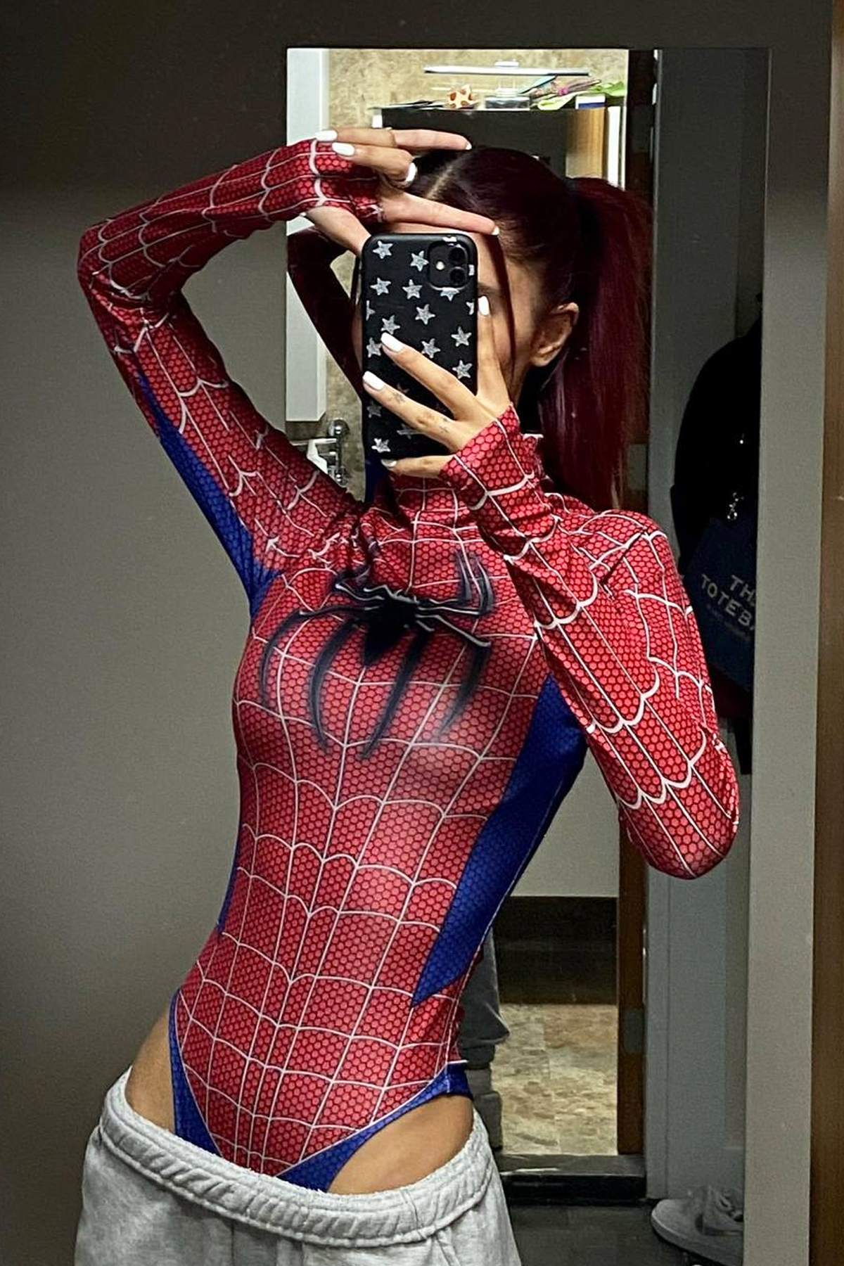İlayda Toprak Spider Red Digital Printed Stand Collar Long Sleeve Snap Fastener Detailed Bodysuit