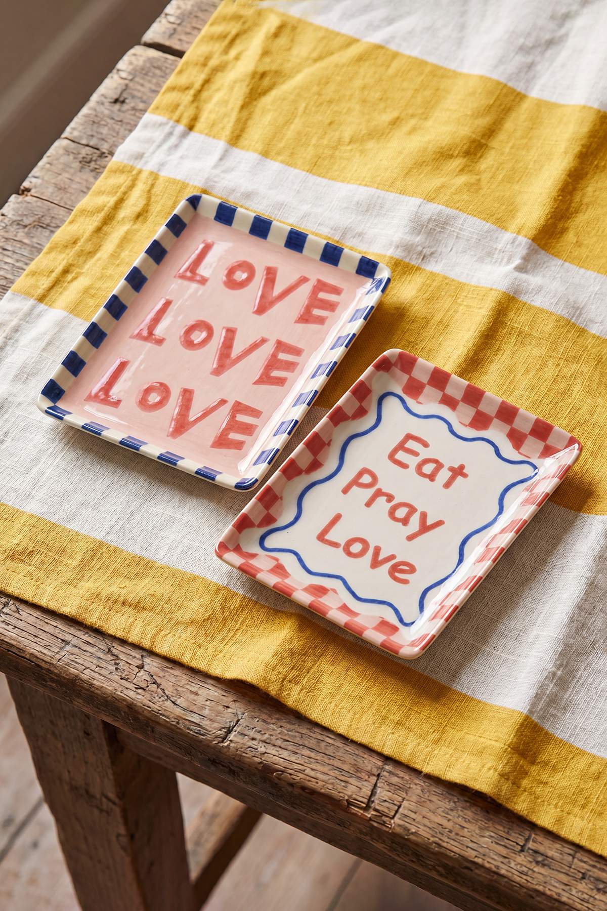 Trendyol Home 2-Piece Love Porcelain Presentation Plate 13Cmx18Cm Tphss26Tbk00051