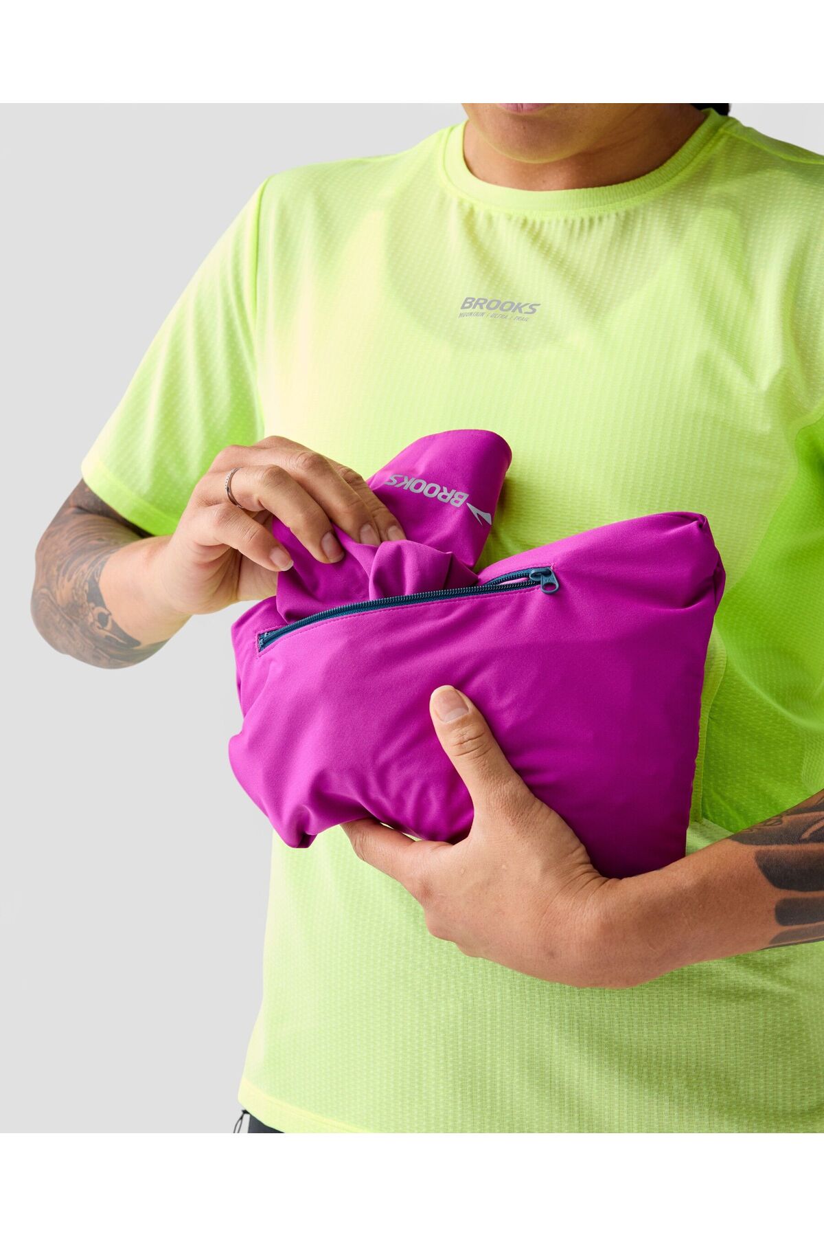 Brooks High Point Waterproof Jacket 2 Kadın Pembe Ceket 221710514 görsel 4