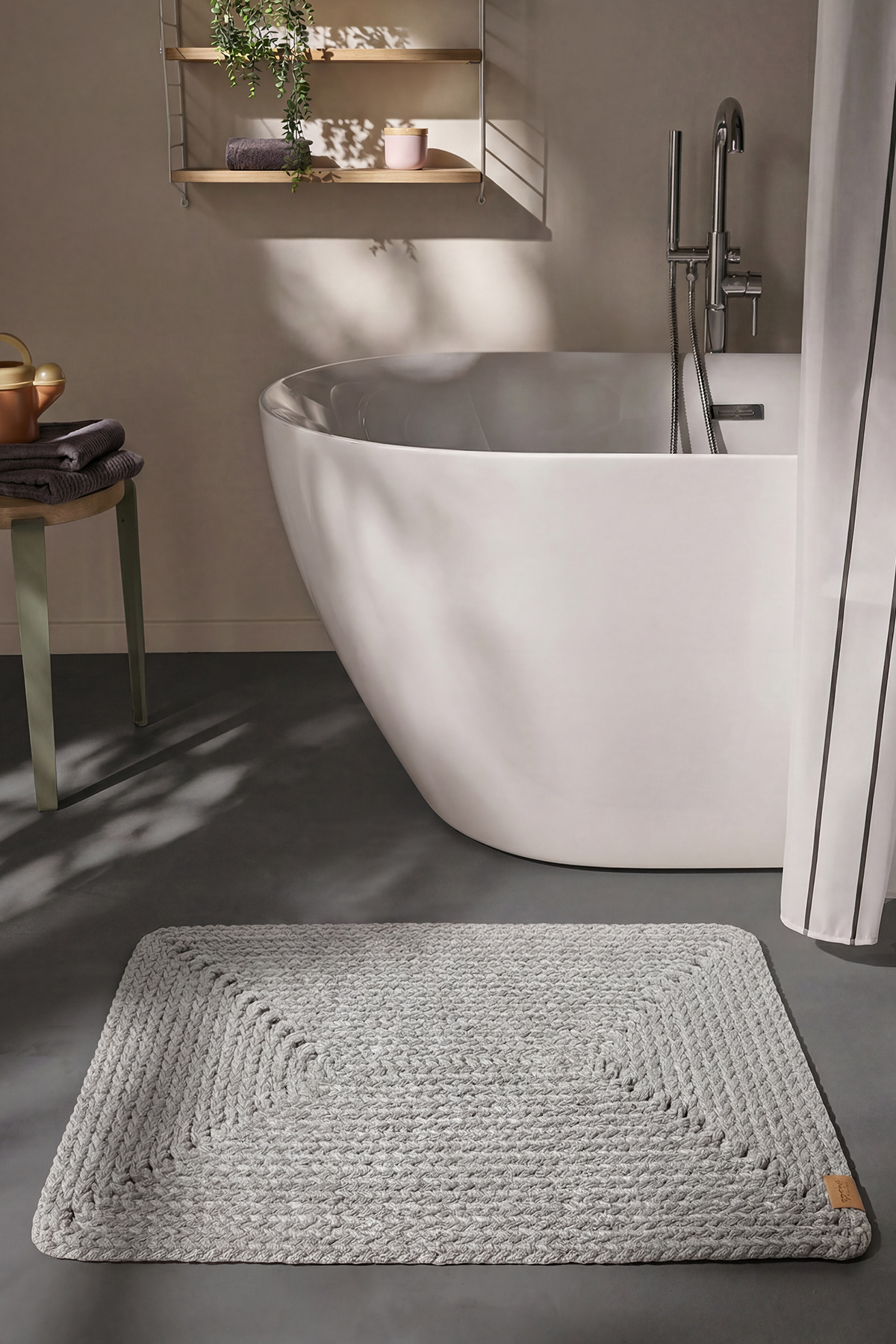 Glenn Light Grey Single Machine Washable Double Sided Hand Woven Decorative Bathroom Door Front Mat