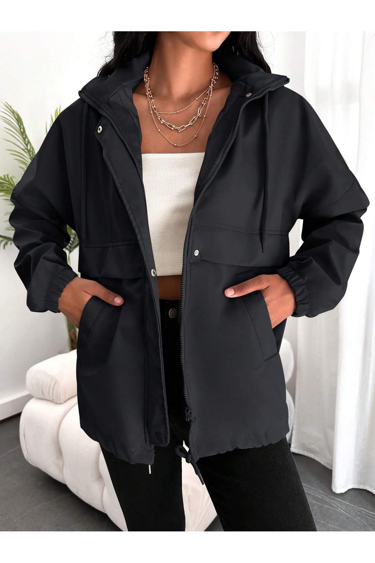 ladyzey Kadın siyah kapüşonlu kordonlu kolu lastikli trençkot görsel 2