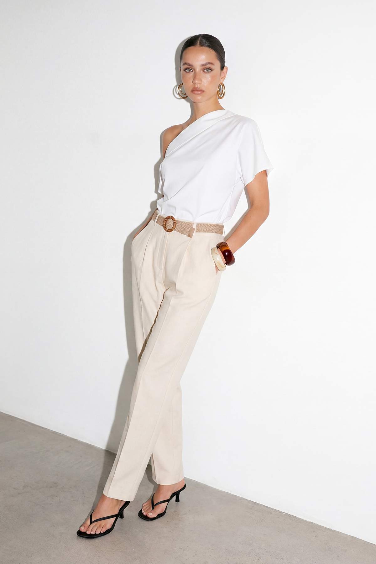 Drop by Trendyolmilla Bej Hasır Kemerli Dar Paça Pantolon TDRSS26PL00019