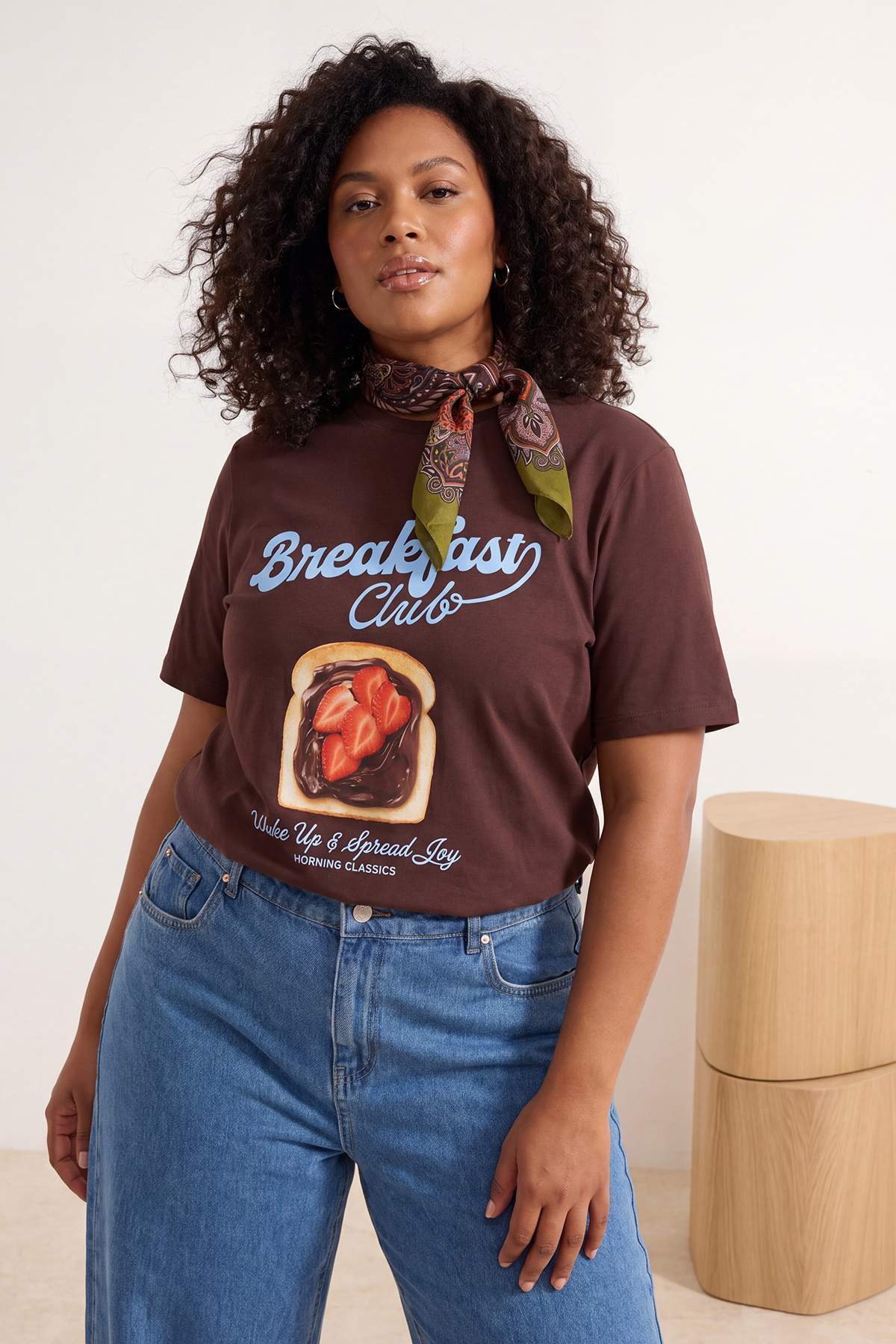 Trendyolmilla Curve Kahverengi Eğlenceli Baskılı Regular Fit Büyük Beden T-shirt TBBSS26BF00073