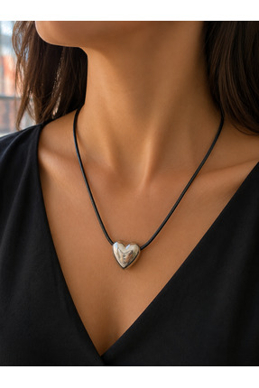 gozdeasutayaccessory İpli kalp kolye
