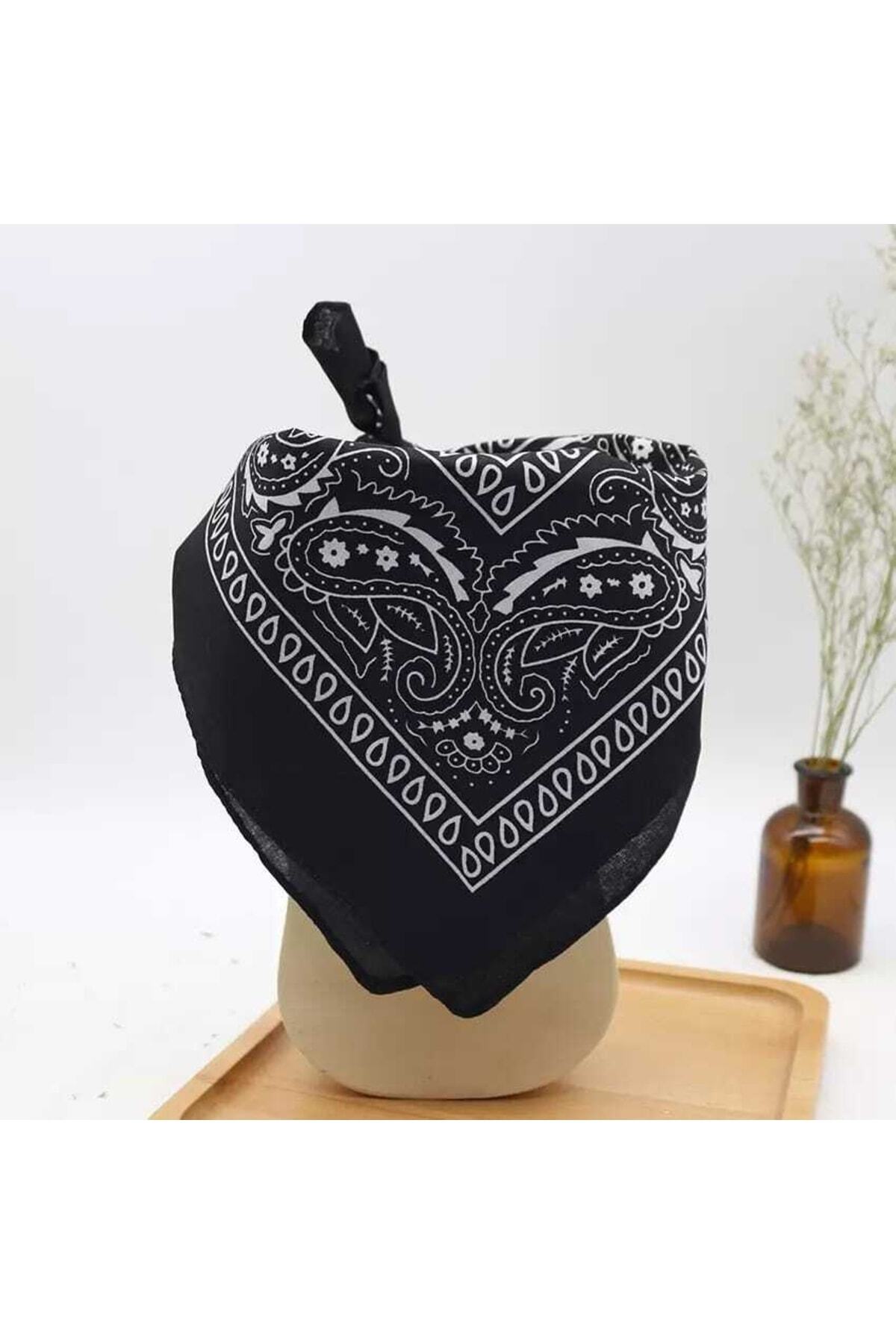 MutluBiDünya Vintage Siyah Renk Etnik Desen Kare Pamuklu Bandana Fular görsel 3
