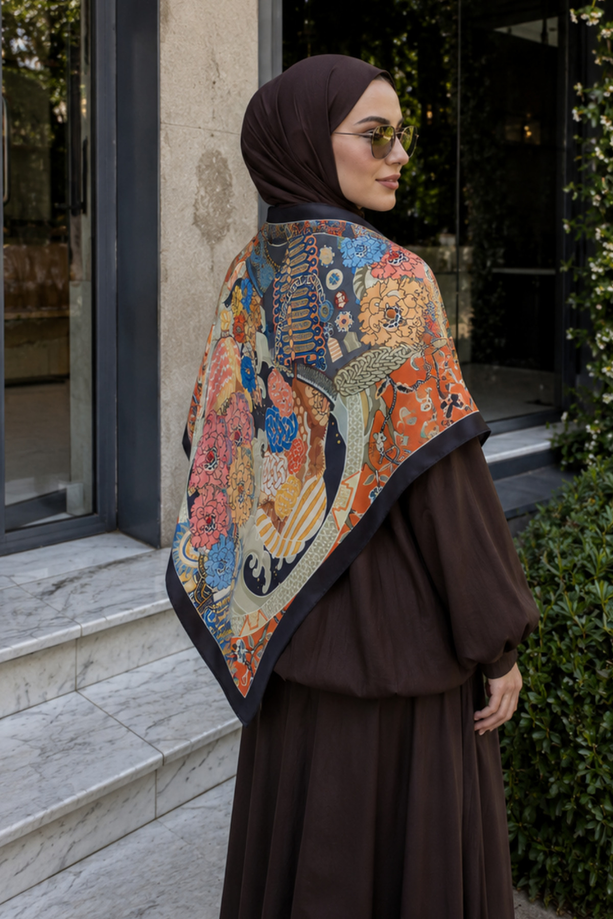AFVENTE Şato Bahçe Desen Kırmızı-Mavi Soft Fular Eşarp 90x90 cm