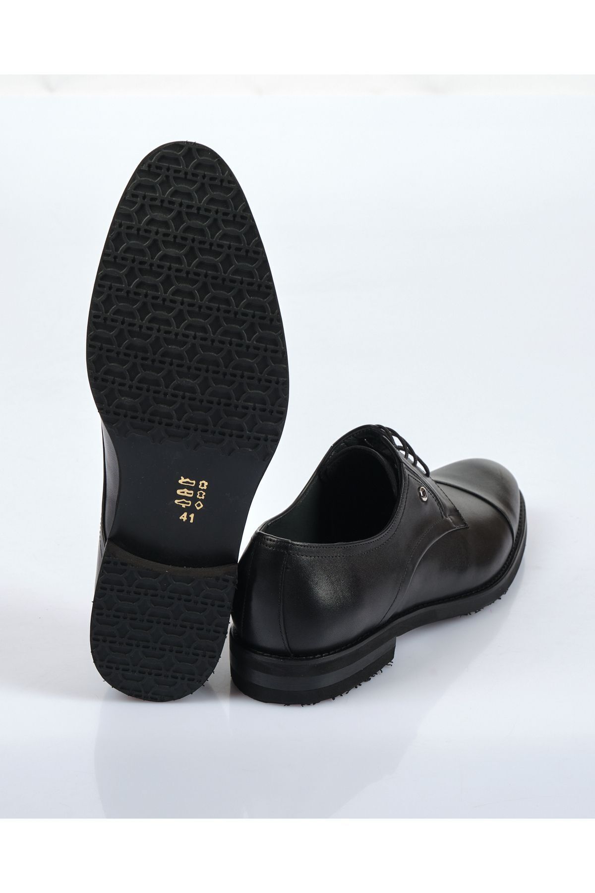 کفش کلاسیک مردانه ۳۷۶۳۴۴-۲۰۵ پیر کاردین کفش کلاسیک Pierre Cardin