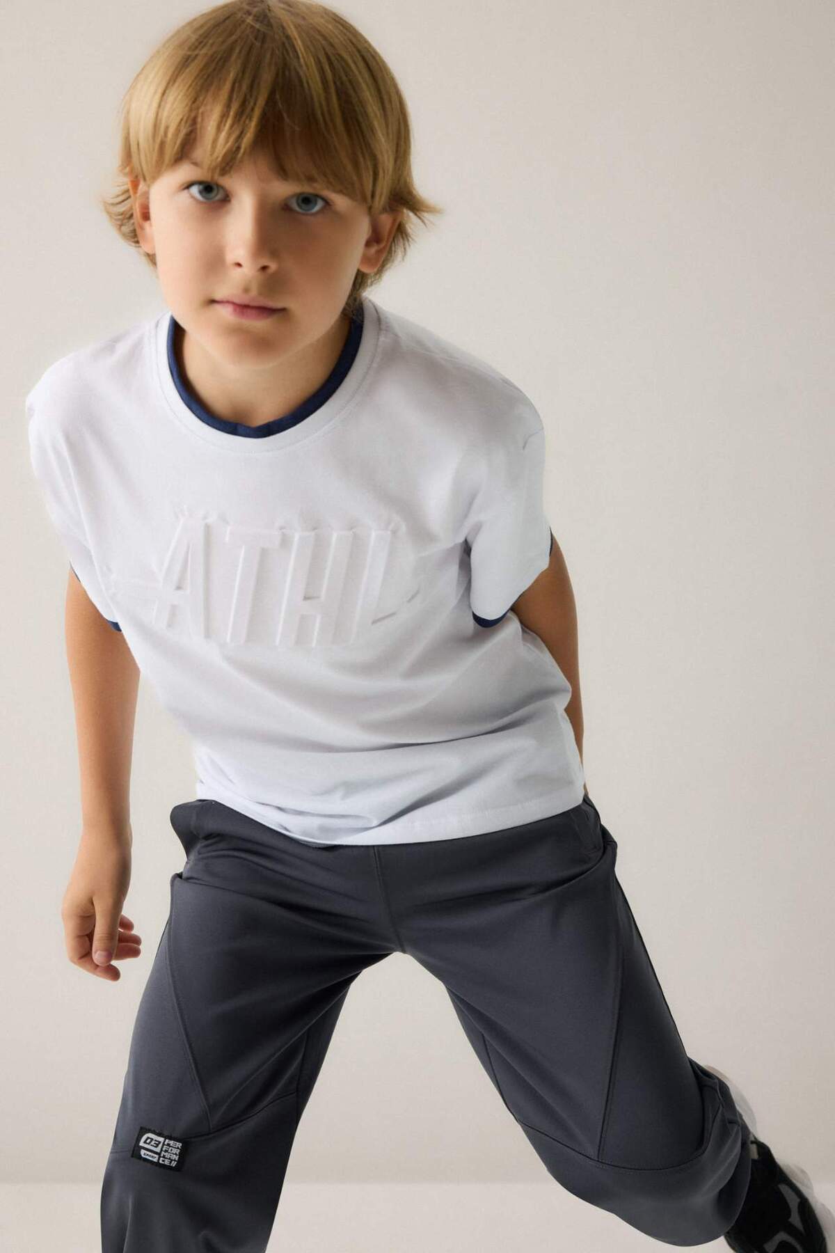 Defacto 100% Cotton Oversize Crew Neck Embossed Printed Short Sleeve White T-Shirt for Boys H9599A826Au