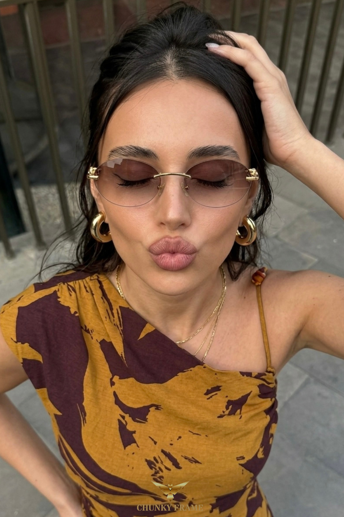 Chunky Frame Cartiess Unisex Elips Kahverengi Gold Çerçeveli Ultra Hafif Uv400 Filtreli Güneş Gözlüğü