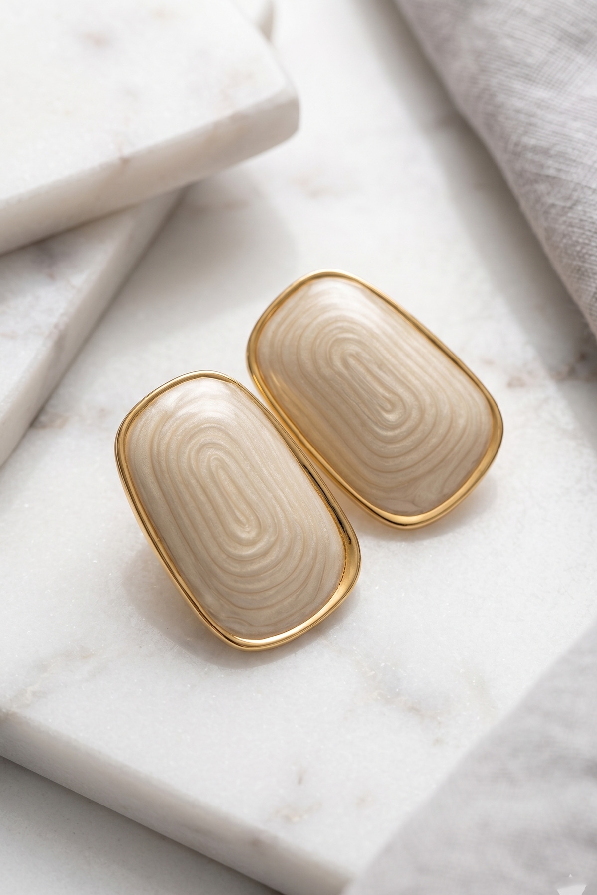 AURRARİ Gold Mineli Dörtgen Premium Çelik Küpe görsel 2