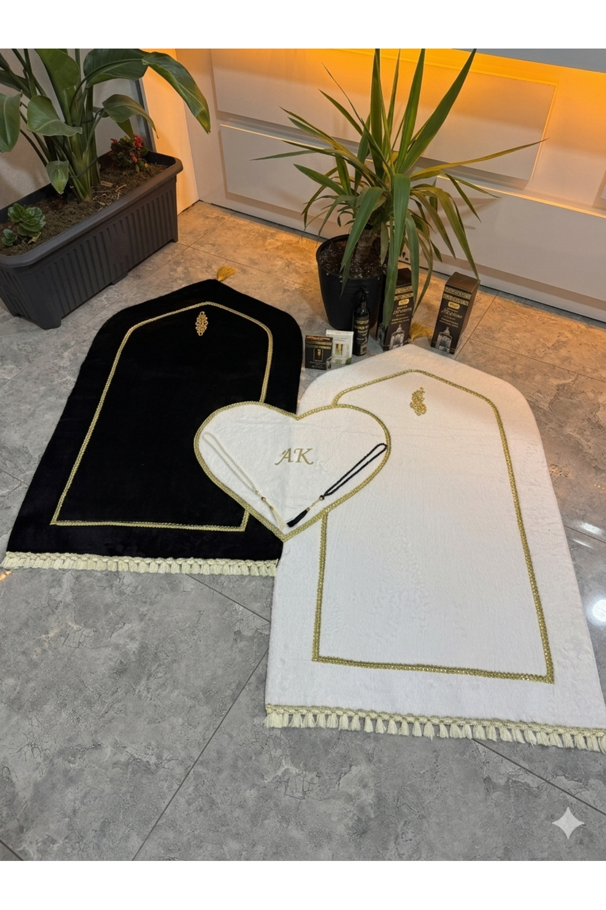 Tavşan tüyü peluş seccade, süngerli