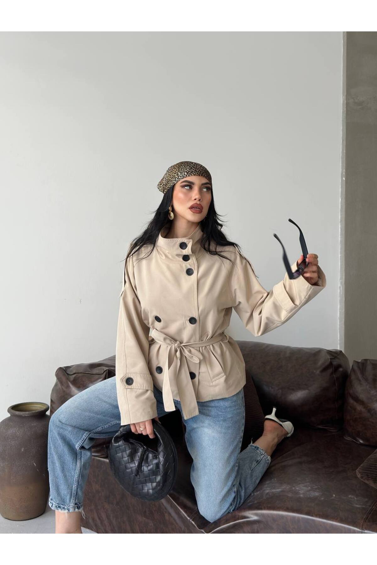 VESS MODA Dik Yaka ZR Model Astarlı Arkası Rüzgarlık Detaylı Kuşaklı Kısa Trençkot görsel 6