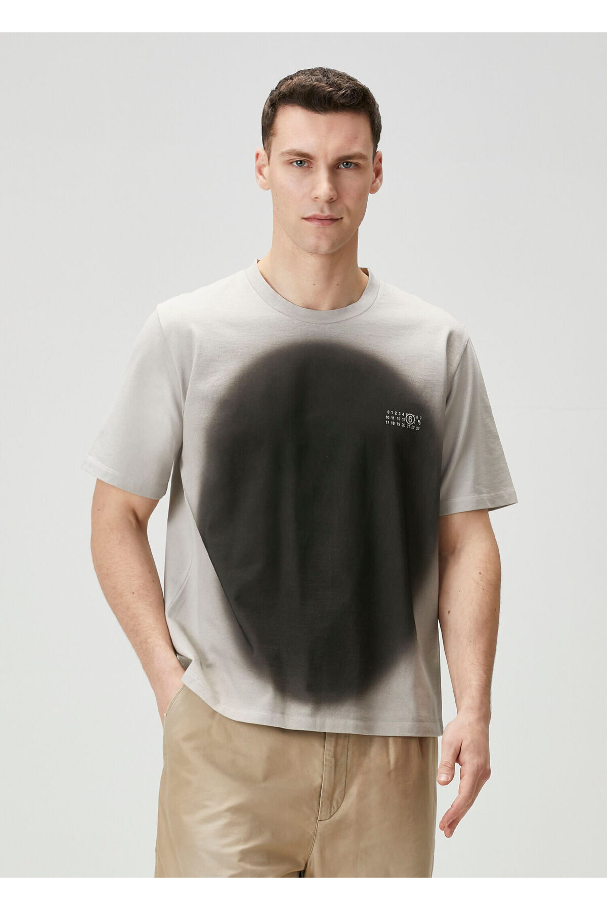 ✨美品✨ MM6 Maison Margiela黒グレー　半袖T M orn MM6 Maison Margiela Açık Gri Kontrast Baskılı T-shirt - Fiyatı