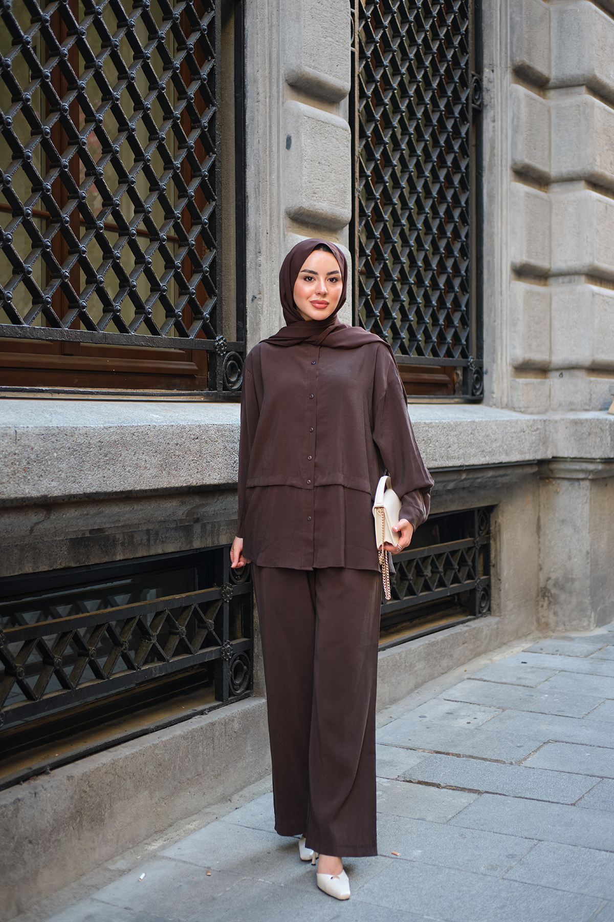 LOCCO Women's Judge Collar Trouser Suit Brown