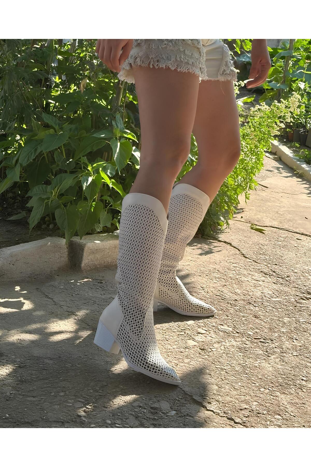 SHOEBOURNE Beyaz Lazer Kesim Delikli Kalın Topuklu Yazlık Kovboy Çizme görsel 2