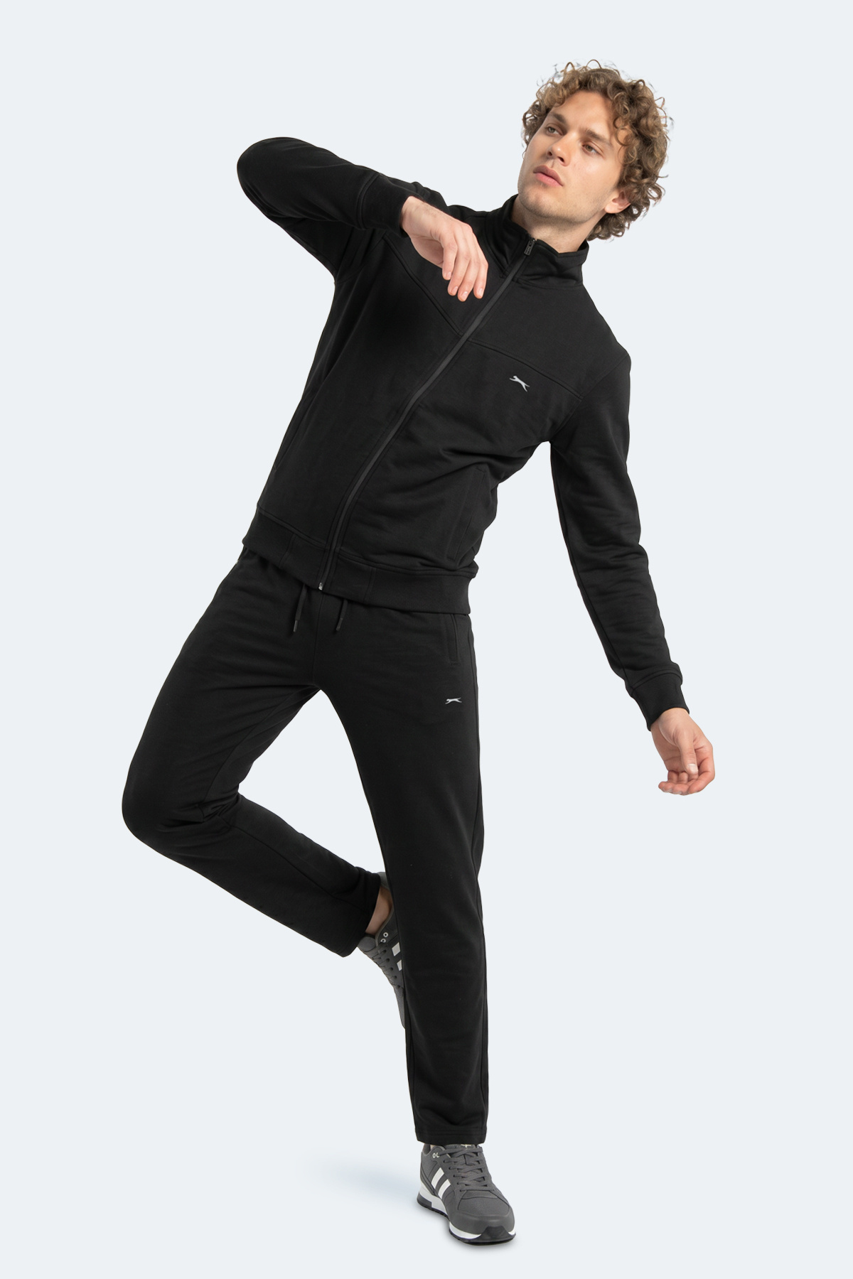 Slazenger BOOST GEAR Erkek Fermuarlı Dik Yaka Cepli Siyah Eşofman Takımı görsel 4
