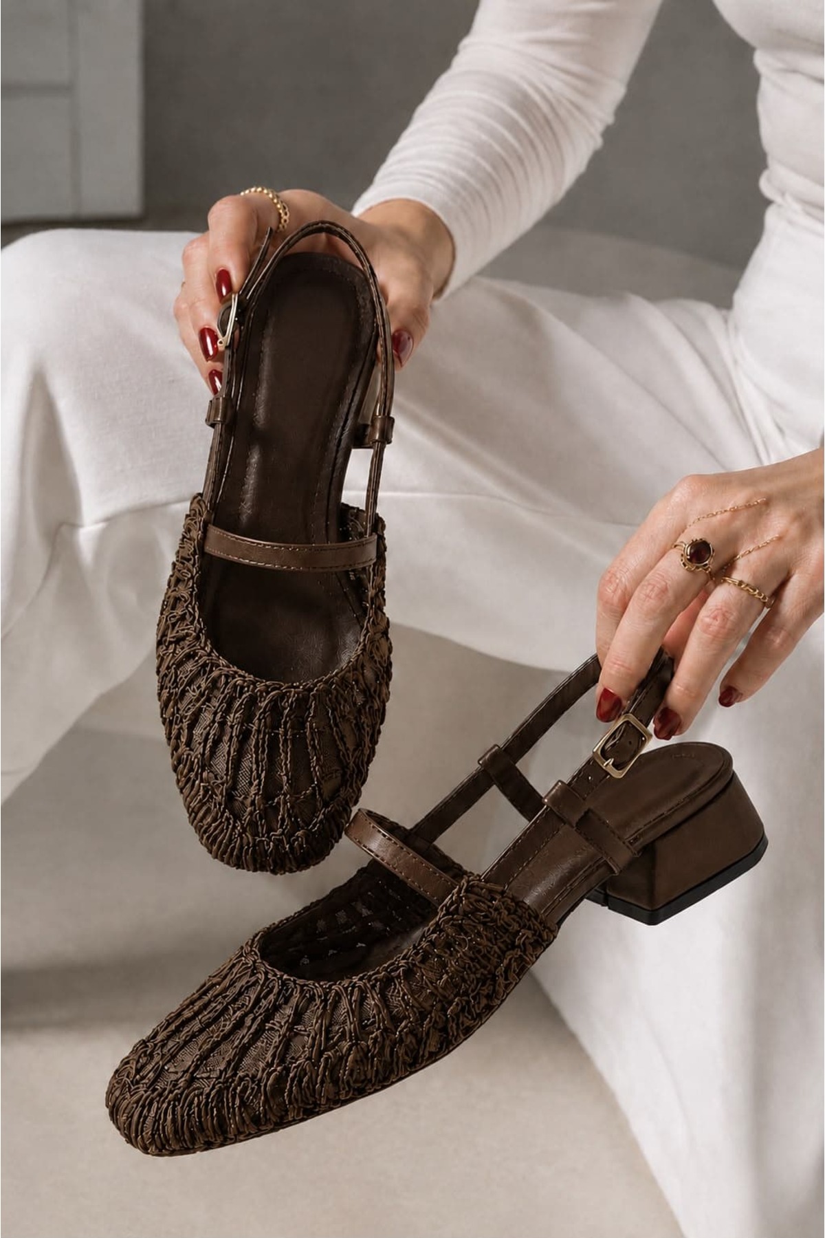 Ayakkabı Consept Women's Straw Weave Detailed Open-Back Heeled Sandals with Buckle, Comfortable Summer Shoes