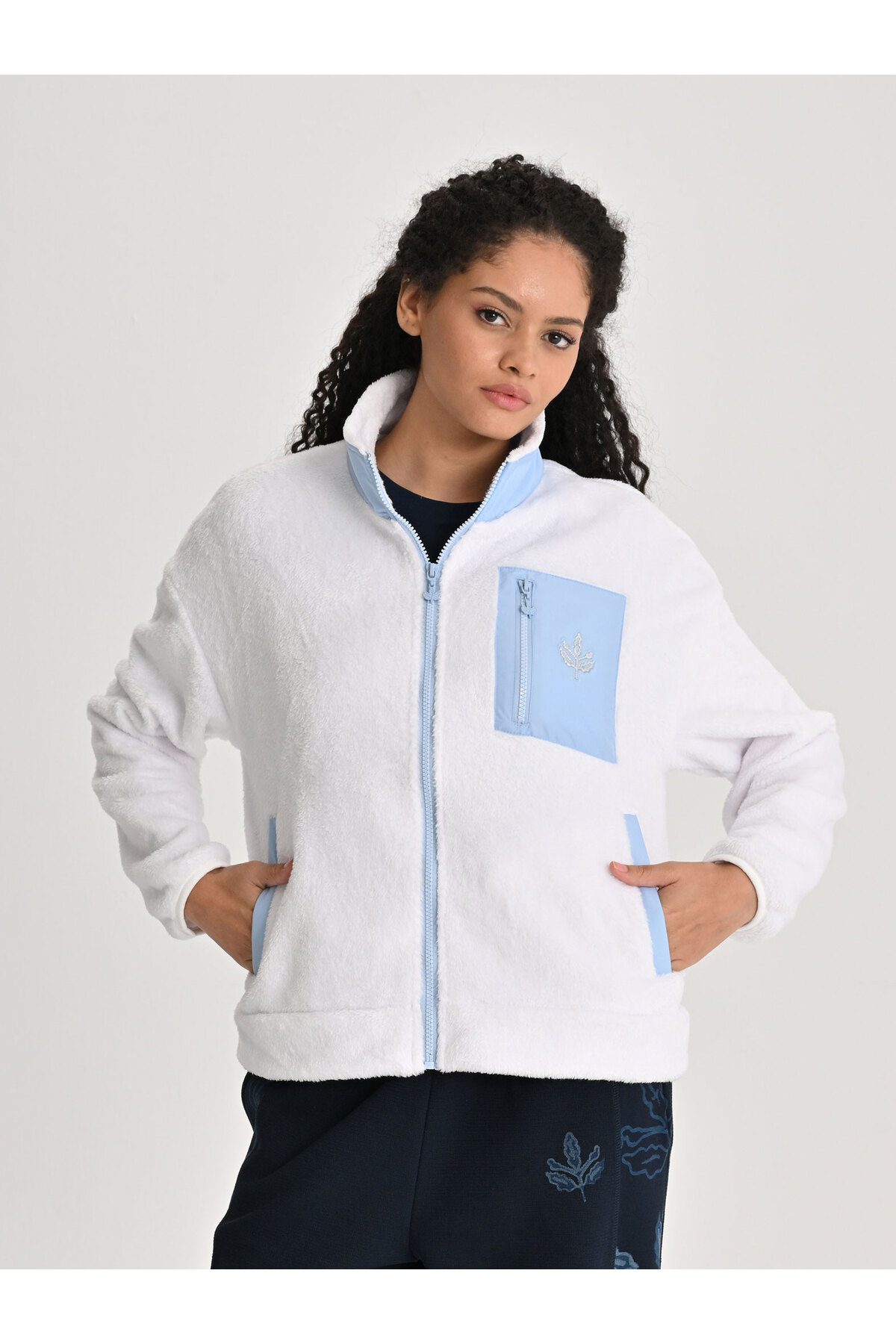 Fenerbahçe KADIN TREND CEP DETAYLI PELUŞ SWEAT görsel 2