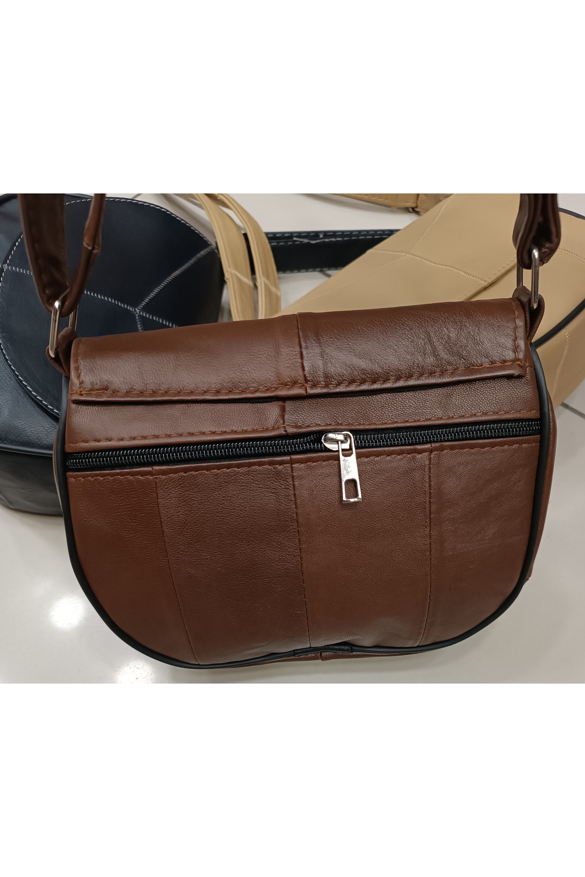 Sellona Bags Hakiki Deri Orta Boy Kadın Omuz ve Postacı Çanta görsel 3