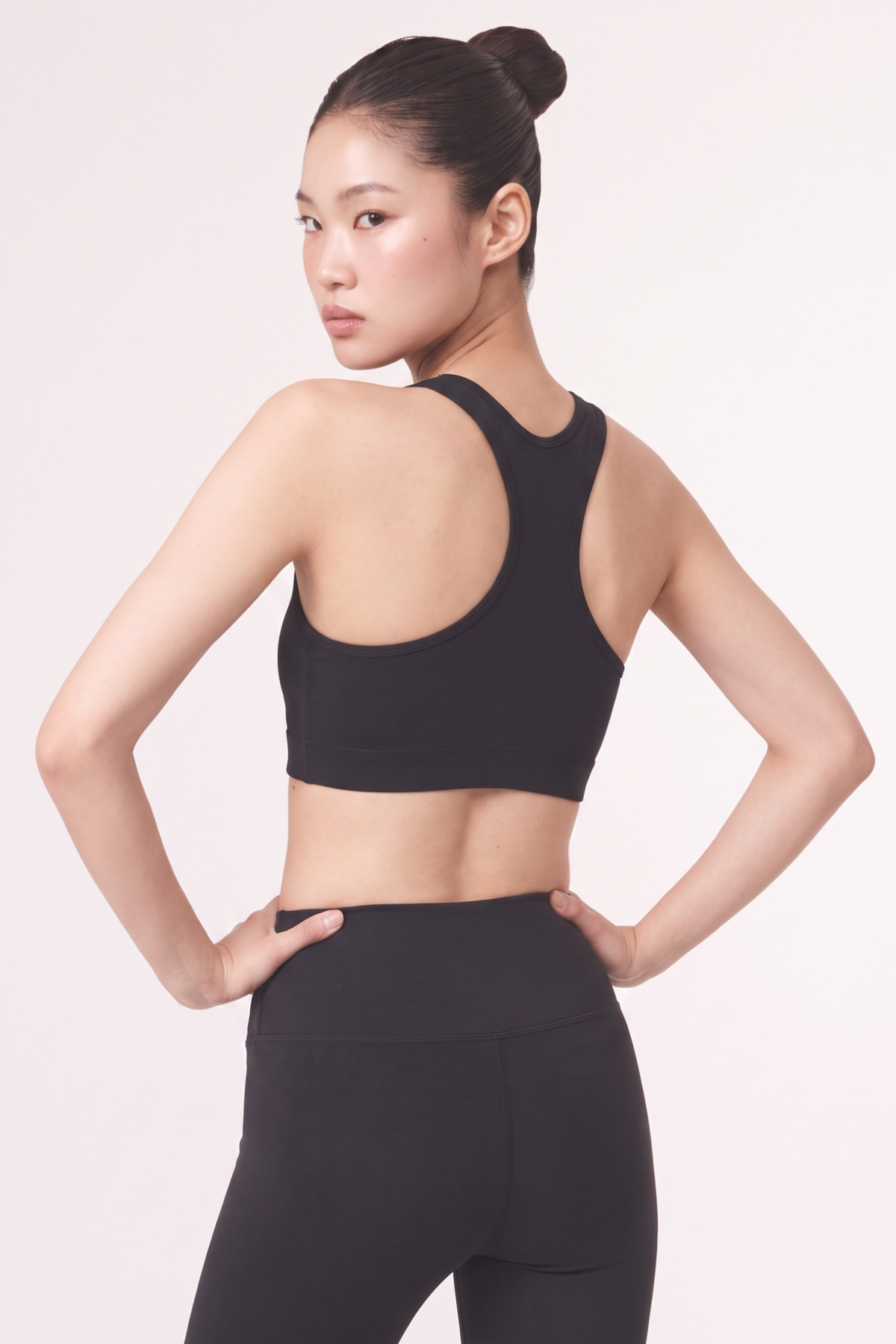 Modanty Kadın Dikişsiz Sporcu Sütyeni Toparlayıcı V Yaka Büzgülü Yoga Pilates Büstiyeri Siyah görsel 5