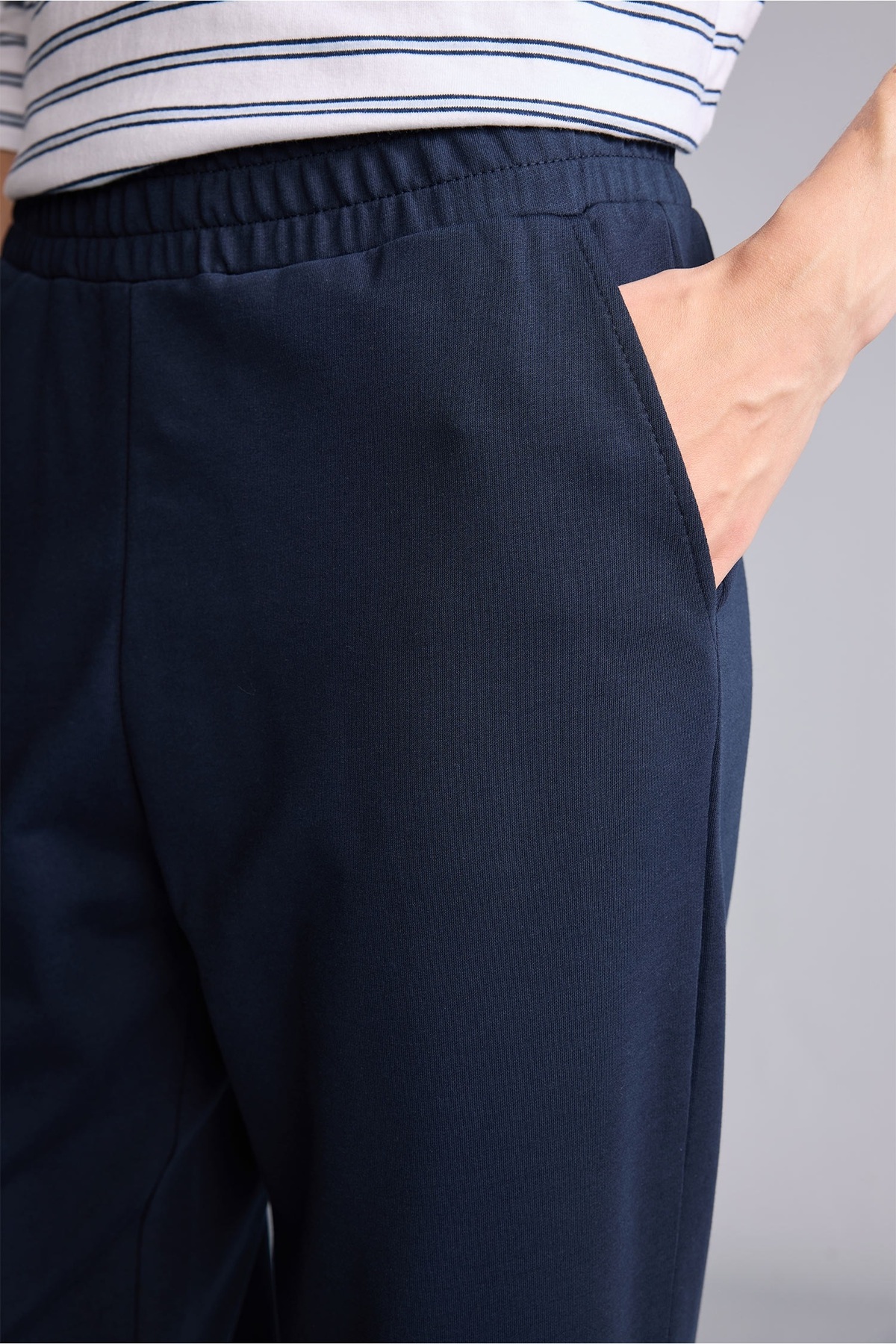 DeFacto Pamuklu Jogger Fit Basıc Cepli Eşofman Altı D4234AX26AU görsel 4