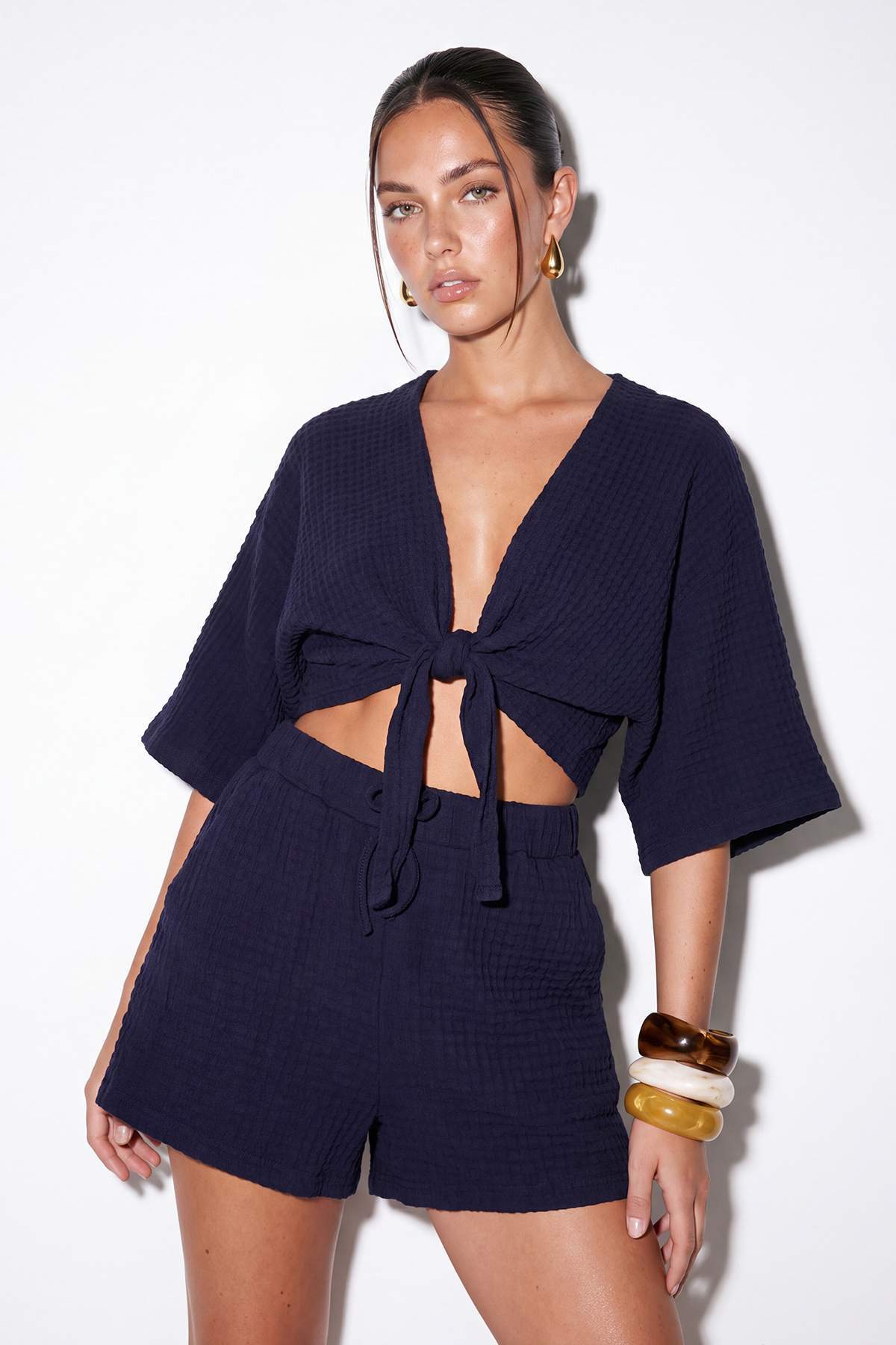 Drop by Trendyolmilla Lacivert İnce Kumaş Rahat Kalıp Beli Lastikli Şort TDRSS26SR00010