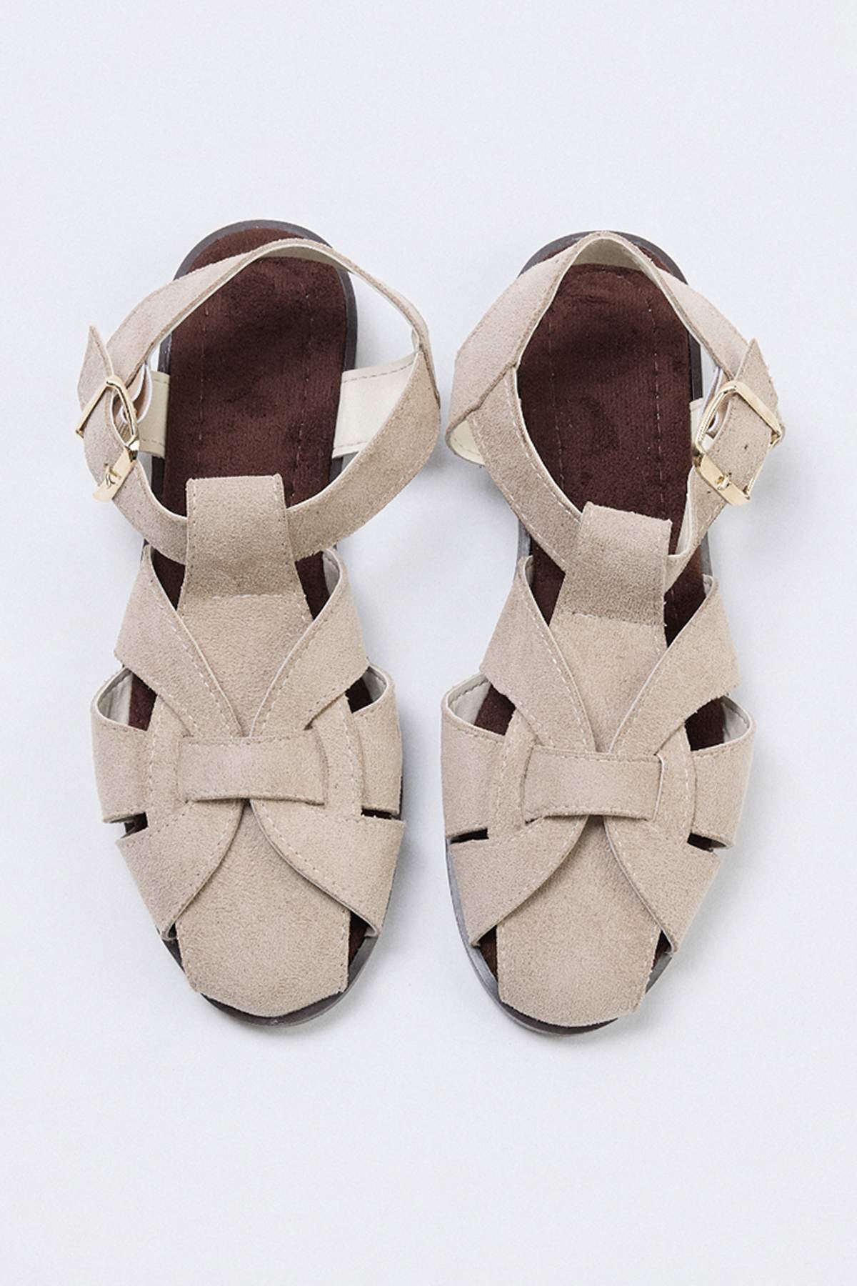 TRENDYOL SHOES Beżowe zamszowe sandały damskie z płaską podeszwą i okrągłym n...