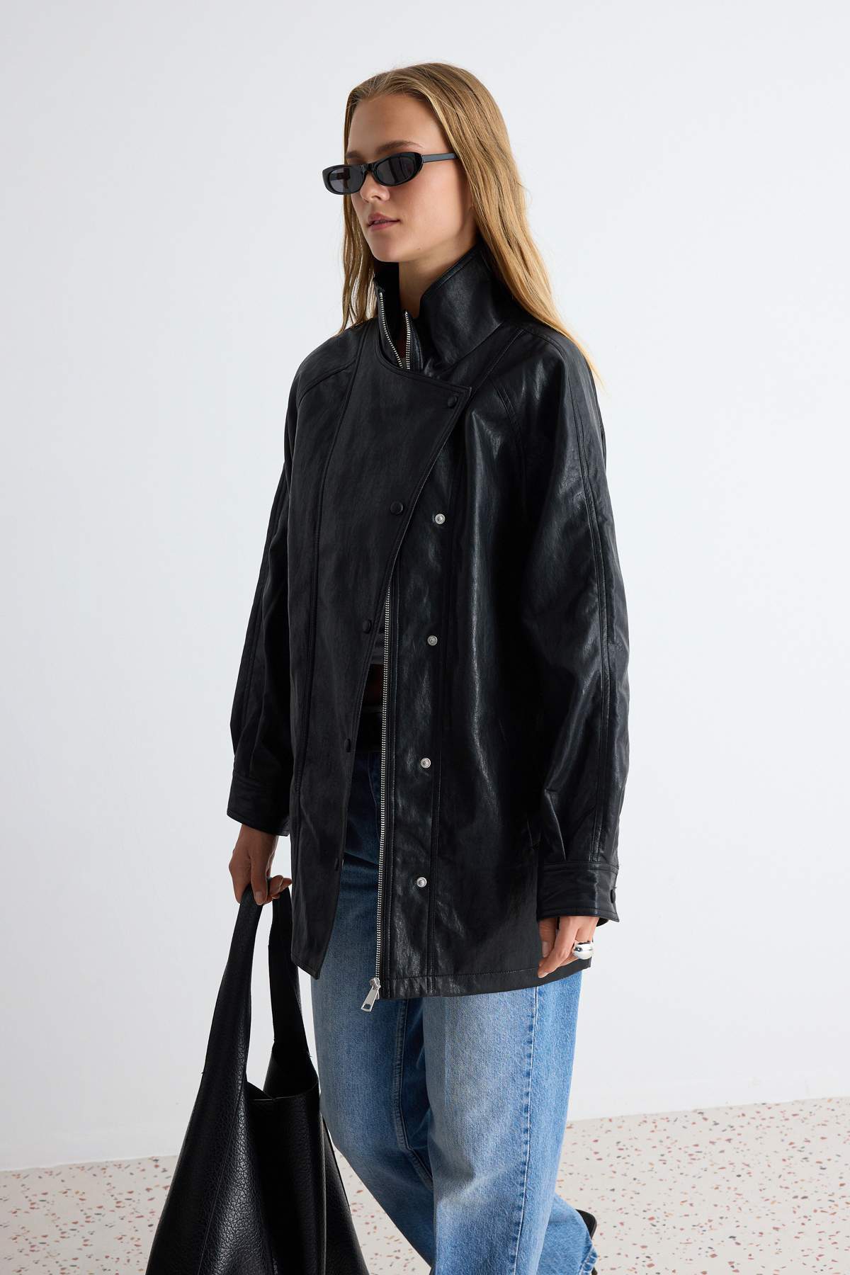 trendyolmilla-womens-black-plain-oversize-win