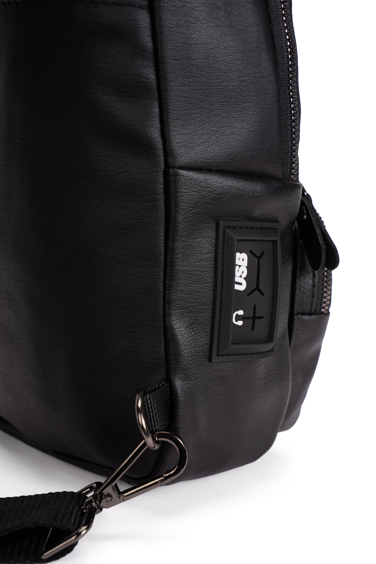 NEWISH POLO ACCESSORIES Unisex Siyah Su Geçirmez Yıkama Deri Usb Ve Kulaklık Girişli Çapraz Omuz Ve Göğüs Yürüyüş Çantası görsel 4