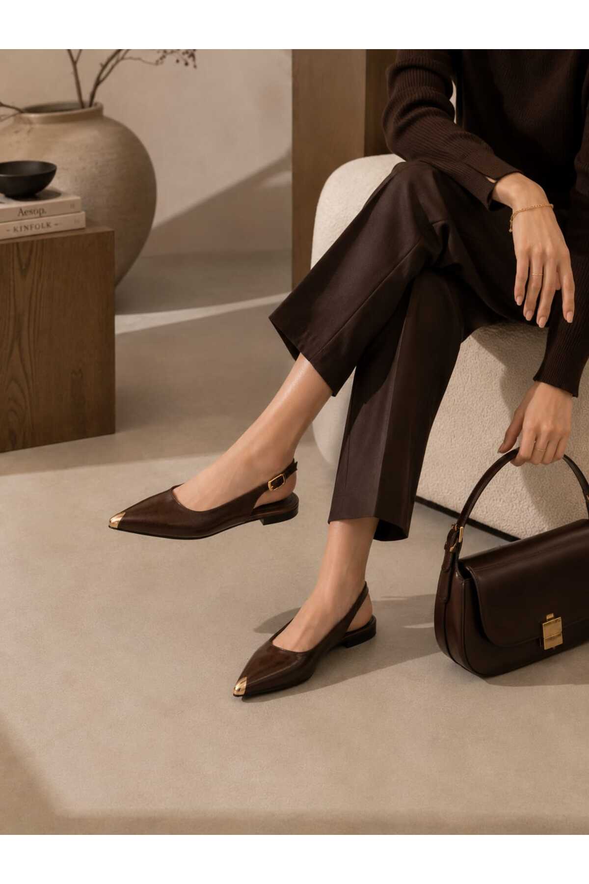 CİMİLİ SHOES Kadın Siyah Kırışık Rugan Metal Burunlu Detay Babet görsel 4
