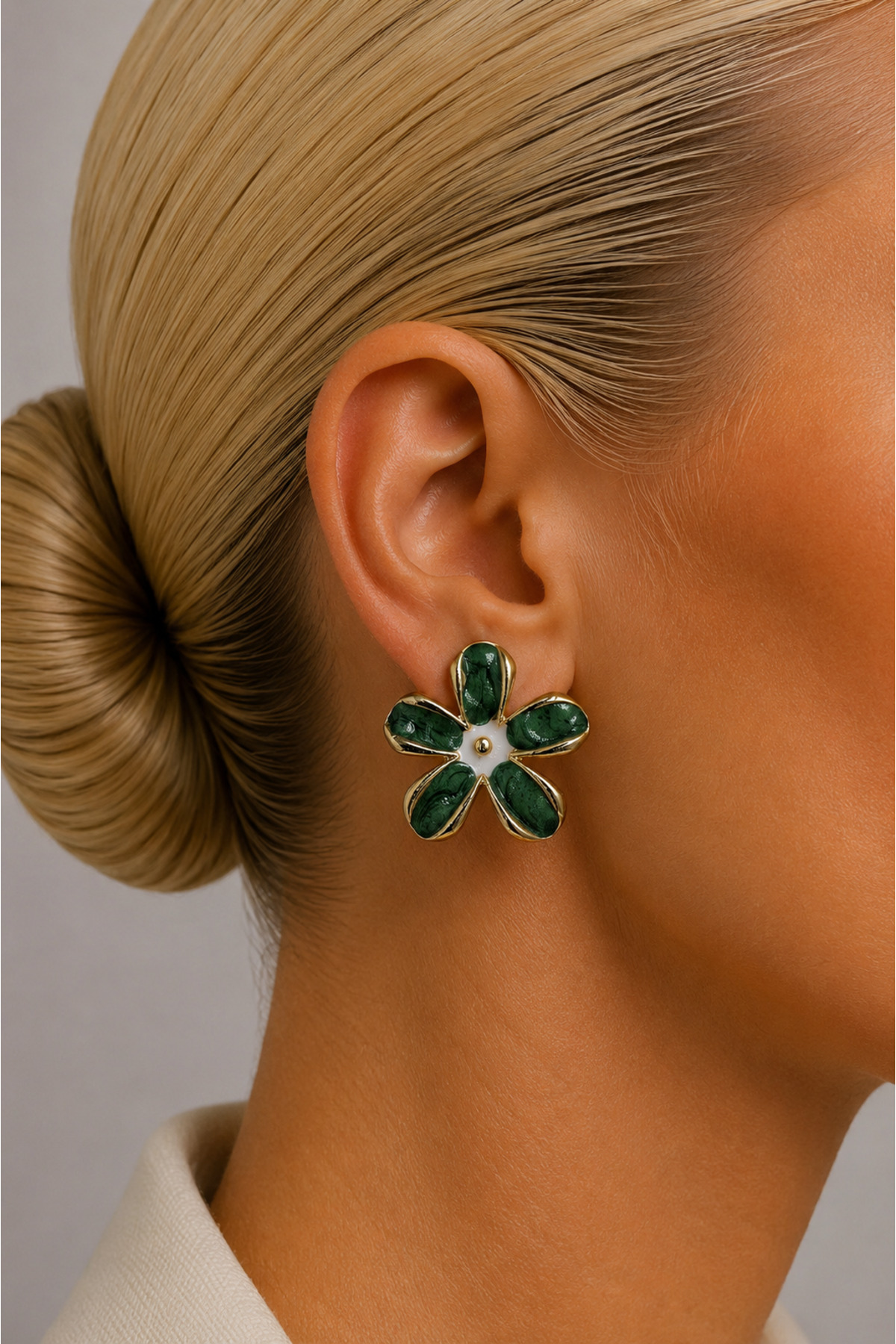 Amélie Summer Luxury Women's Green Flower Pattern Steel Nail Earrings