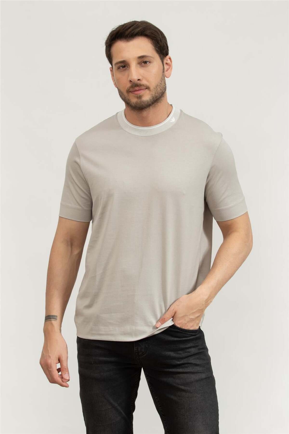 تیشرتمردانهEmporio Armaniرنگارنگ
