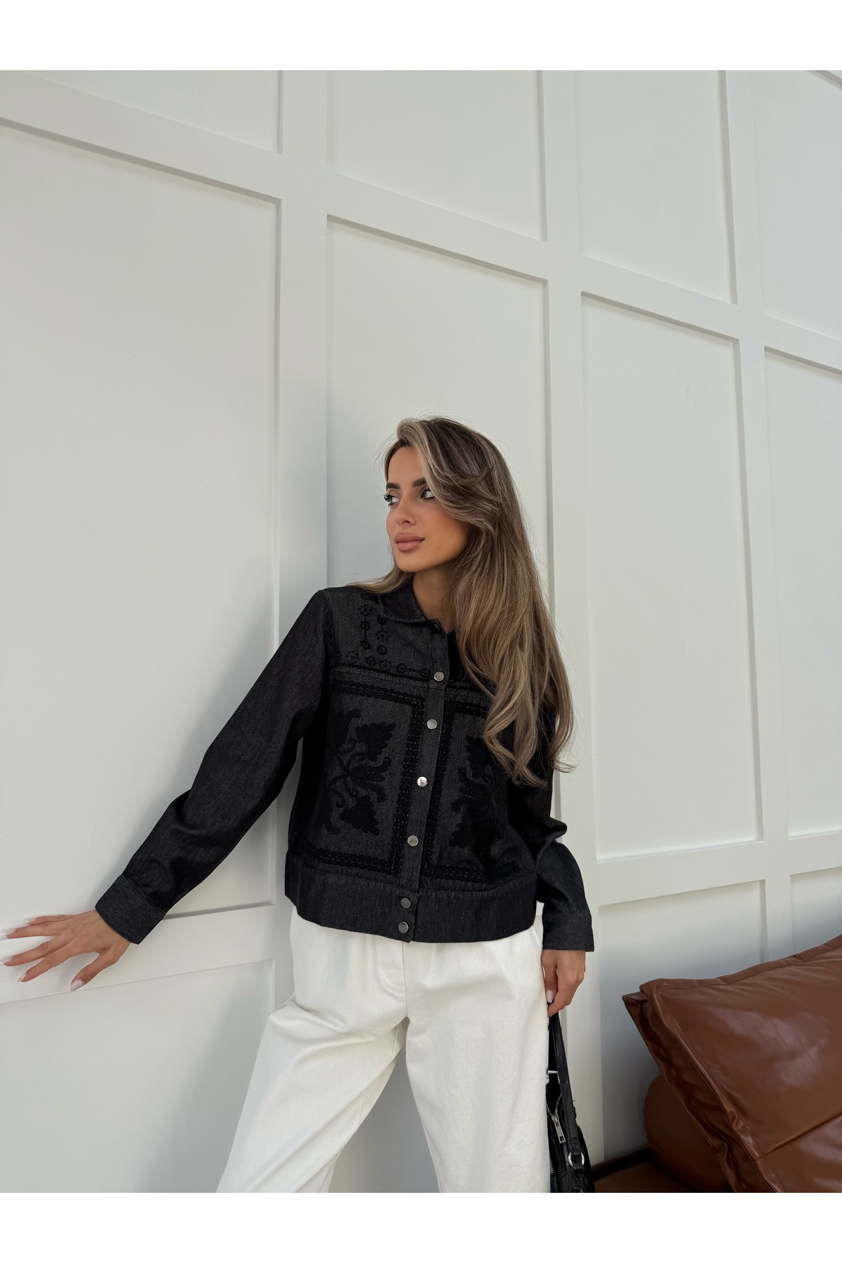 MİA NOURA KADIN ÖNÜ NAKIŞLI DENIM CEKET görsel 5