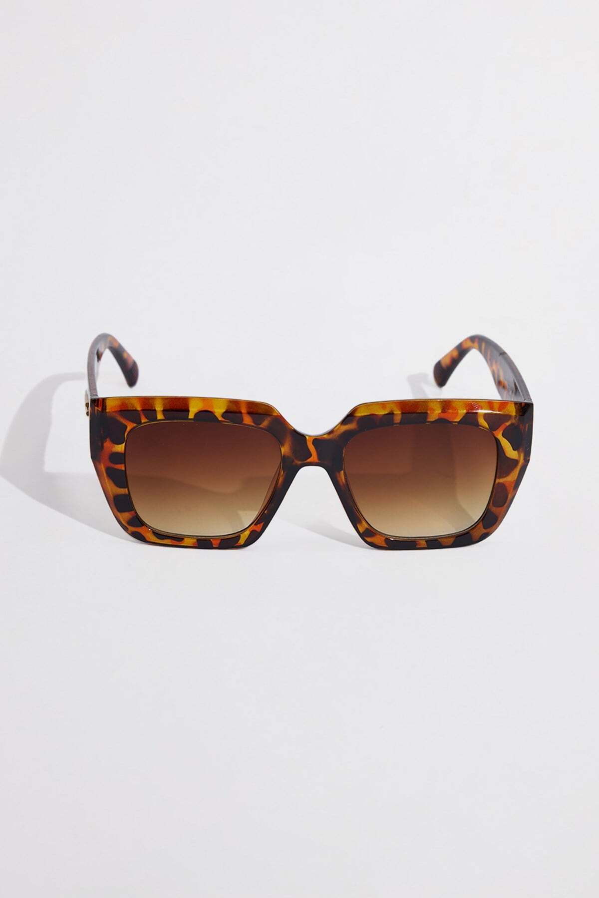 Women's Oval Brown Frame UV 400 Protected Leopard Patterned Sunglasses