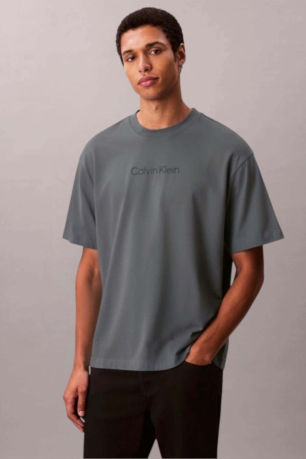 تیشرتمردانهCalvin Kleinخاکستری