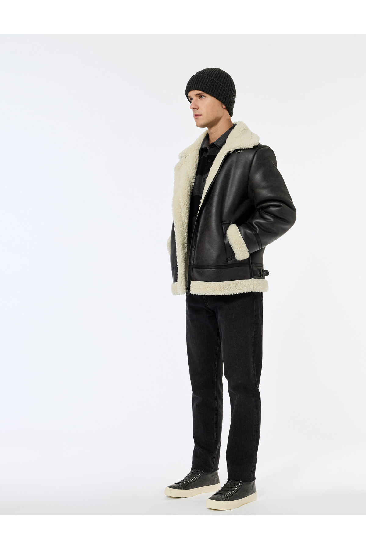 Koton Kapaklı Cepli Çıtçıt Düğme Detaylı Slim Fit İçi Peluş Yaka Suni Süet Ceket görsel 2